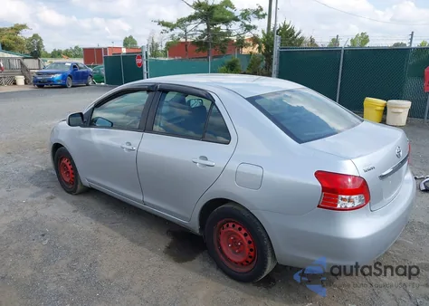 2010 Toyota Yaris из США, поврежденный, VIN JTDBT4K31A4079171